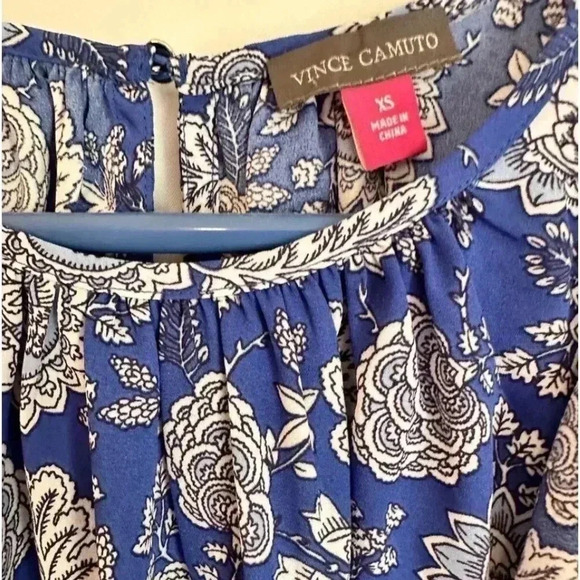 Vince Camuto NWT! Blue White Floral Ruffle Trim NEW Women's Sleeveless Top XS - Picture 2 of 9